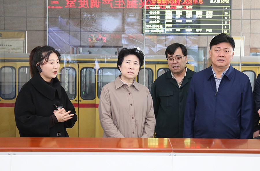36-2023年3月，省生態(tài)環(huán)境廳黨組書記蘇君蒞臨金徽股份調(diào)研綠色礦山及“兩山”實踐創(chuàng)新基地建設情況。.jpg